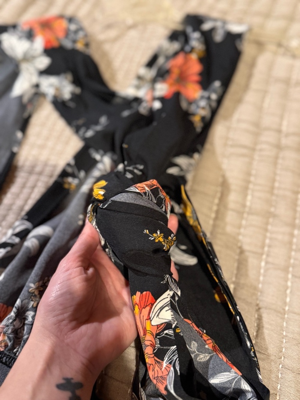 VCAY Crisscross Tie Back Floral Print Romper Size 4/6 - Picture 12 of 12